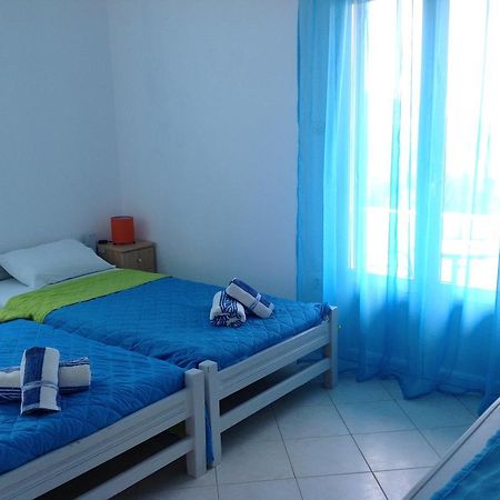 Eleftheria Rooms Livadi  Luaran gambar